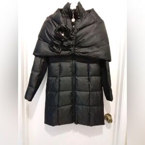 Patrizia Pepe Elegant Black Puffer Jacket With Detachable Shawl
